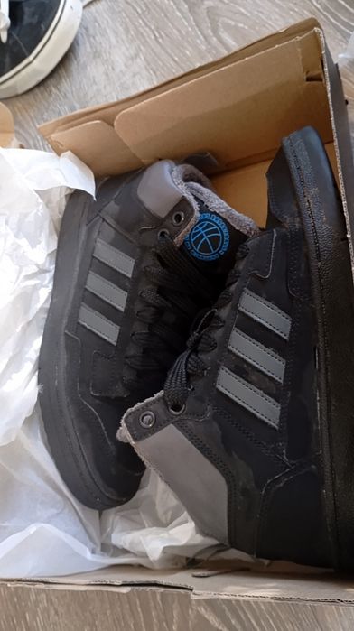 Adidas високи маратонки No40