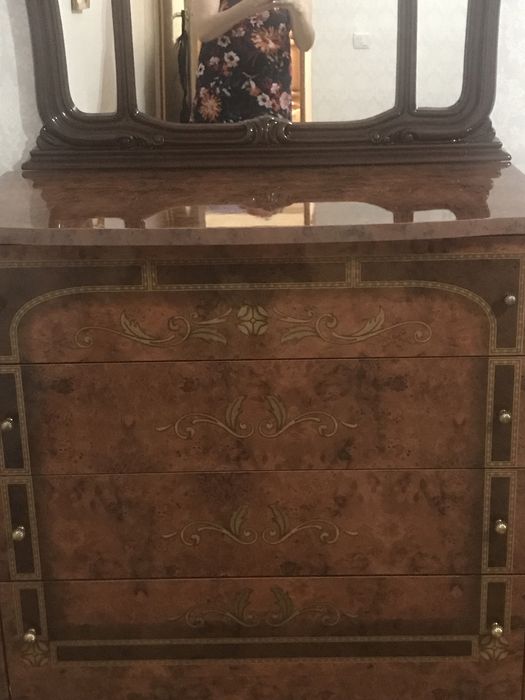 Спальный гарнитур