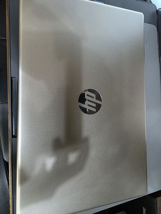 Laptop HP Intel i3 Gen13 8GB-RAM 500GB SSD La cutie Cu Incarcator