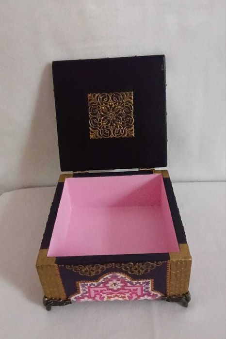 Шкатулка новая.  Дерево.