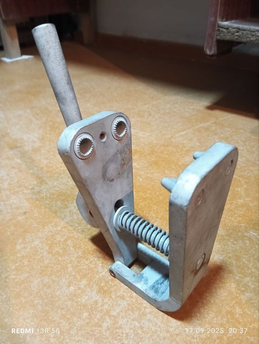 Тиски,Вал,Динамик, Ла сотилади