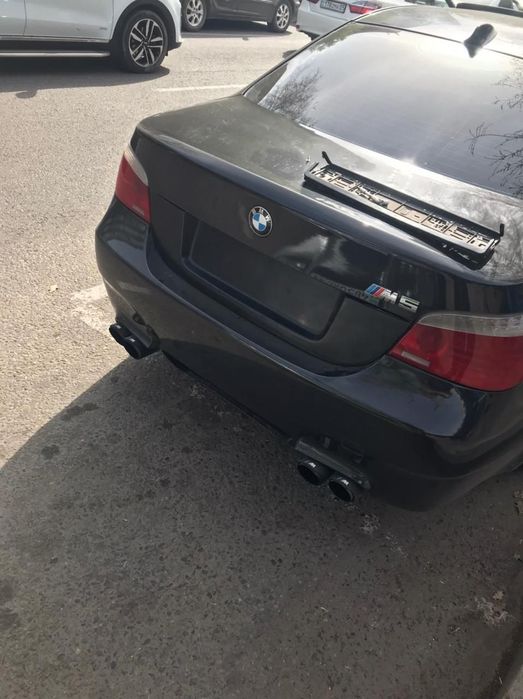 Бленда подномерник на BMW e60 5 series