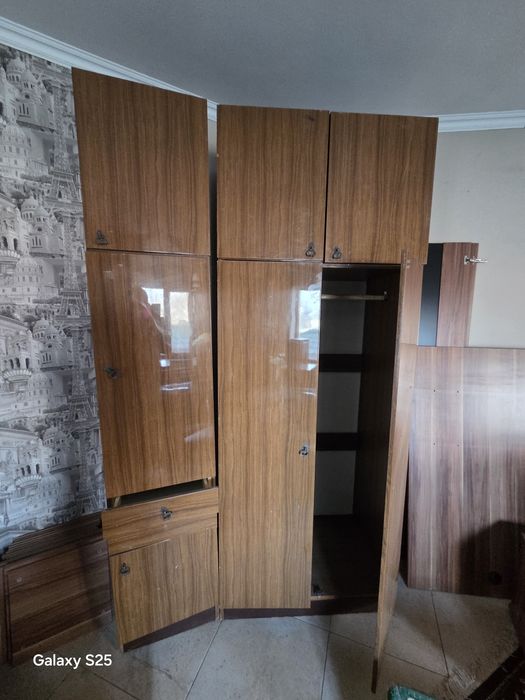 Шкаф трехстворчатый бесплатно.