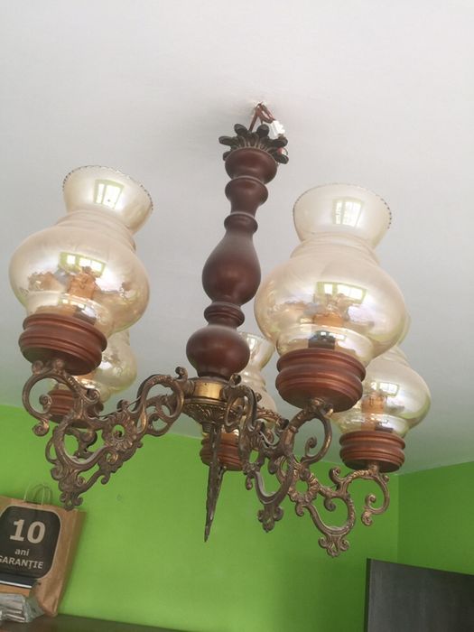 Candelabru vechi din bronz , lemn de stejar si sticla