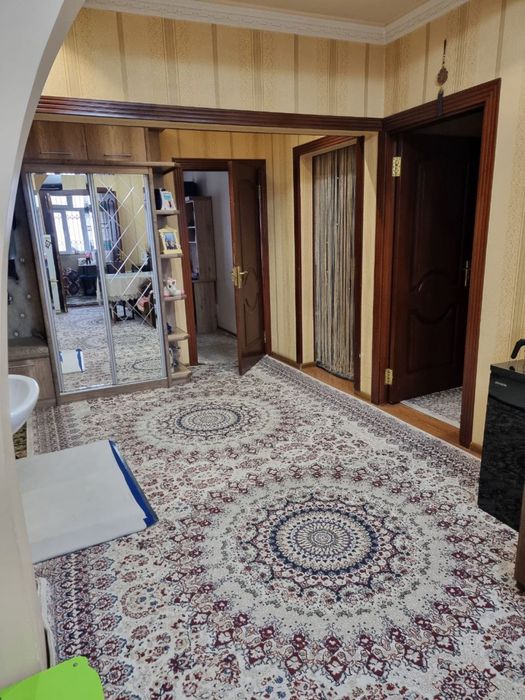 Yakkasaroy qushbegi 5 xonali kvartera sotiladi