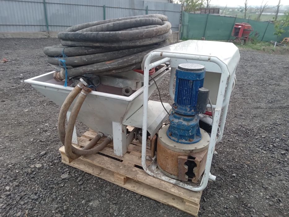 Masina pompa de tencuit 220v, tencuiala cu nisip ,ca si noua