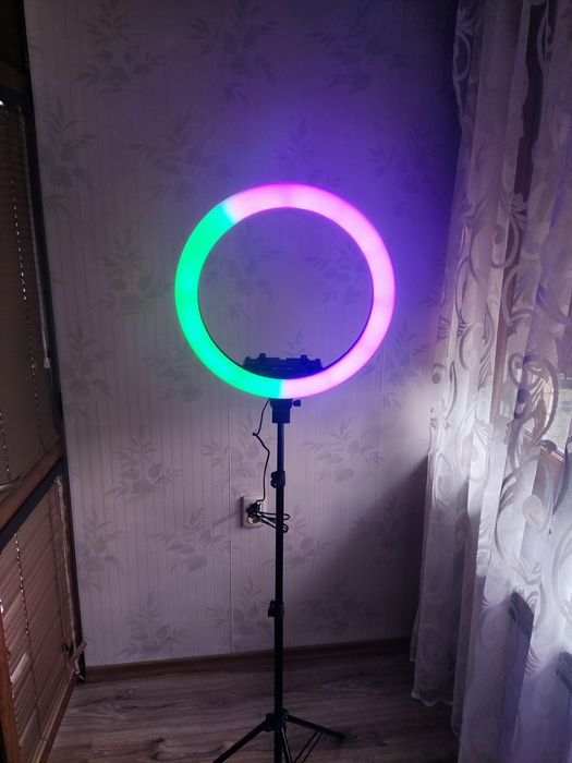 Селфи ледд ринг лампа с трипод , 210см, RGB, Диаметър 45см./18 инча,