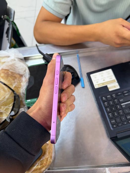 iPhone 16 б/у 256 гб