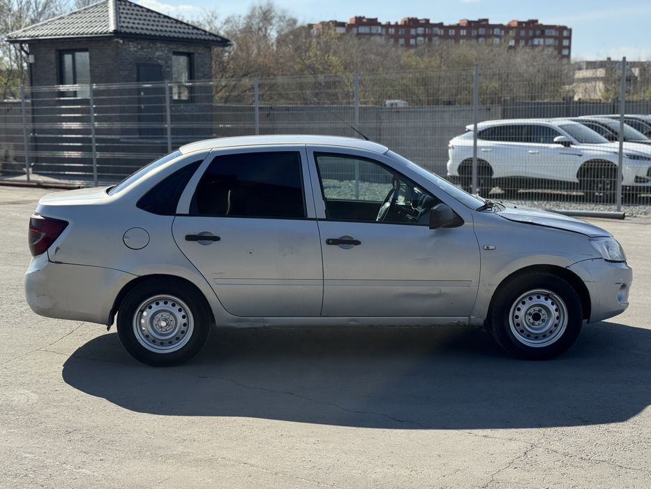 Lada Granta 2013 год