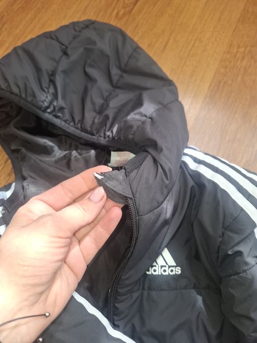 Яке и екип Адидас