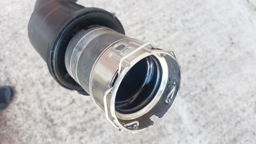 Маркуч за Форд Мондео.