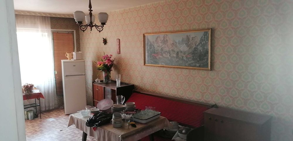 Продавам апартамент в центъра на гр. Хасково 0885661261