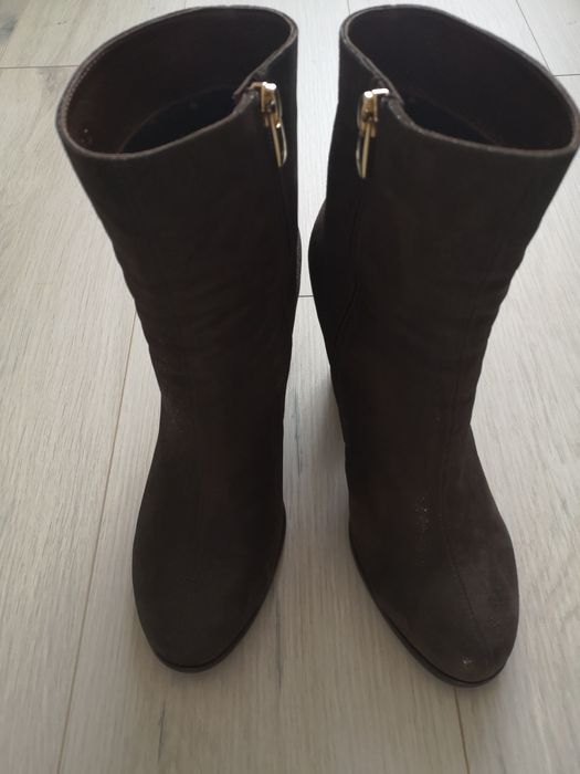 Дамски боти с висок ток
