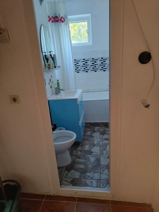 Vând apartament 3 camere