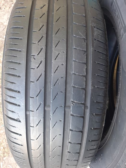 Продам шины 235/65/17 пирелли.