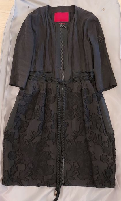 Женский плащ Moncler