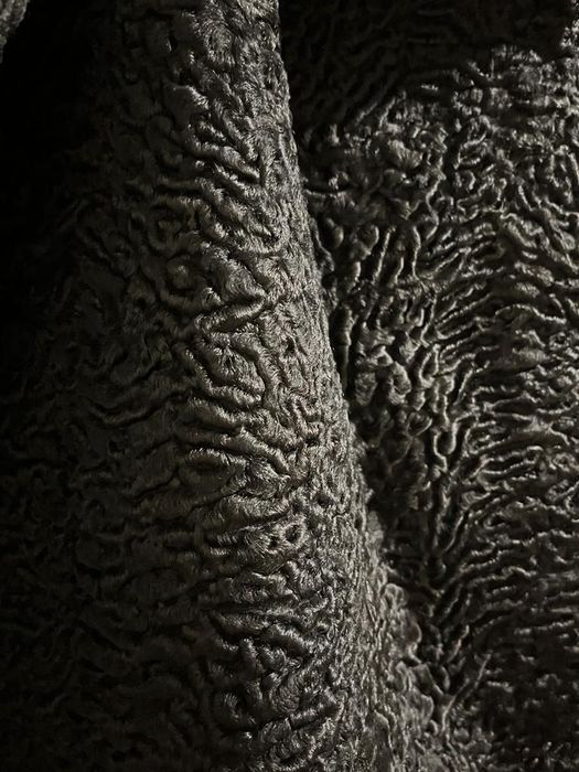 Шуба каракулевая.