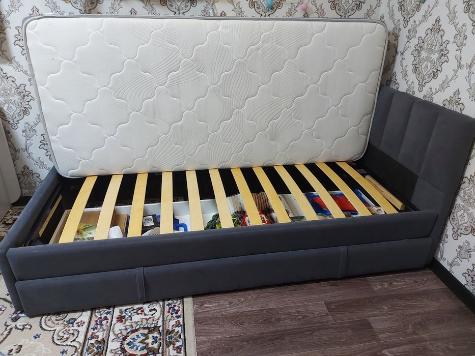 Продам кровать 90×200