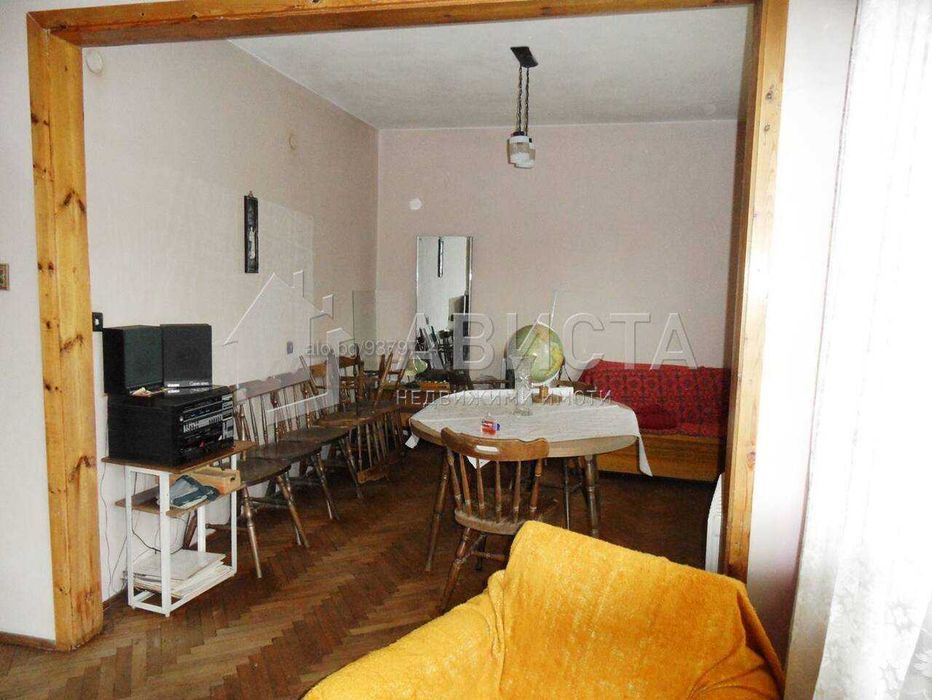 Продава се Четиристаен апартамент в София, Център - 120 кв.м за 2688 €/кв.м - Снимка #2