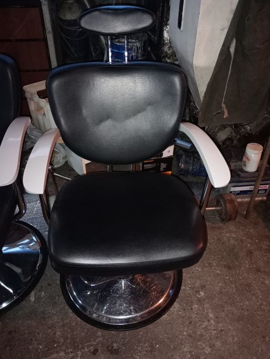 2 броя Перфектни кожени Бръснарски столове