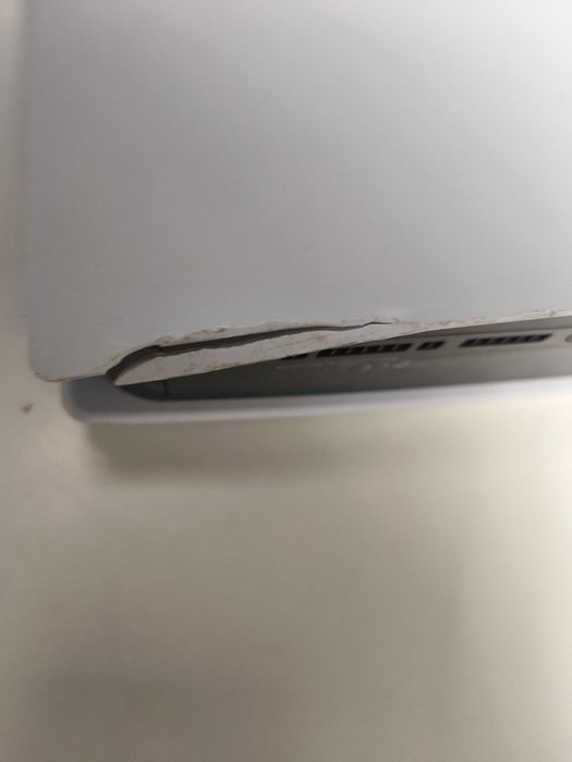 playstation 5 ps5 1tb digital edition maneta si un mic defect estetic