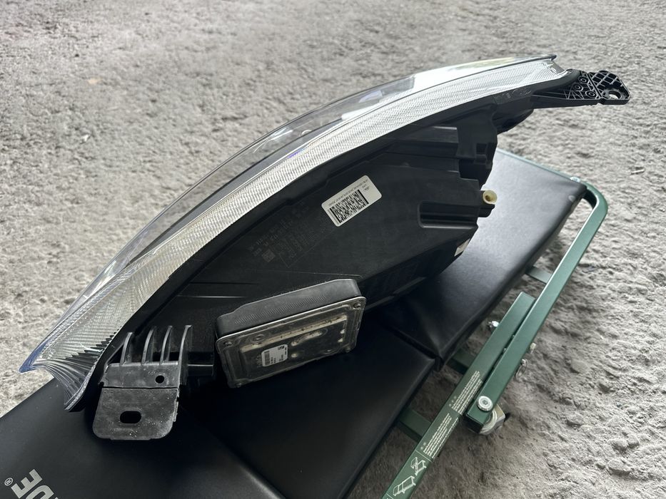 Десен фар за Ford Focus 2018-2022