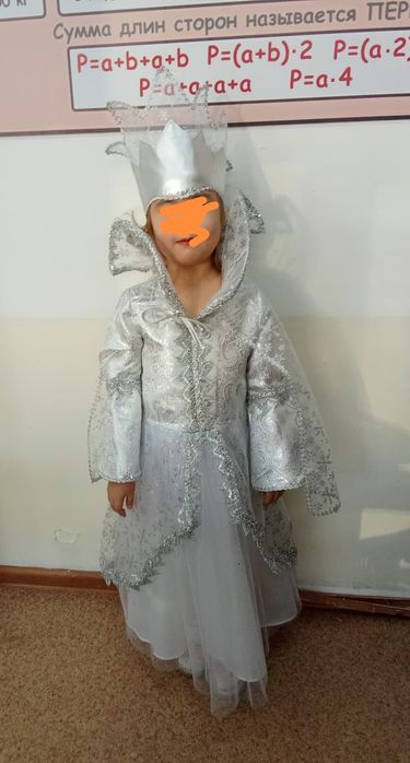 Продам новогодн костюм снежной королевы