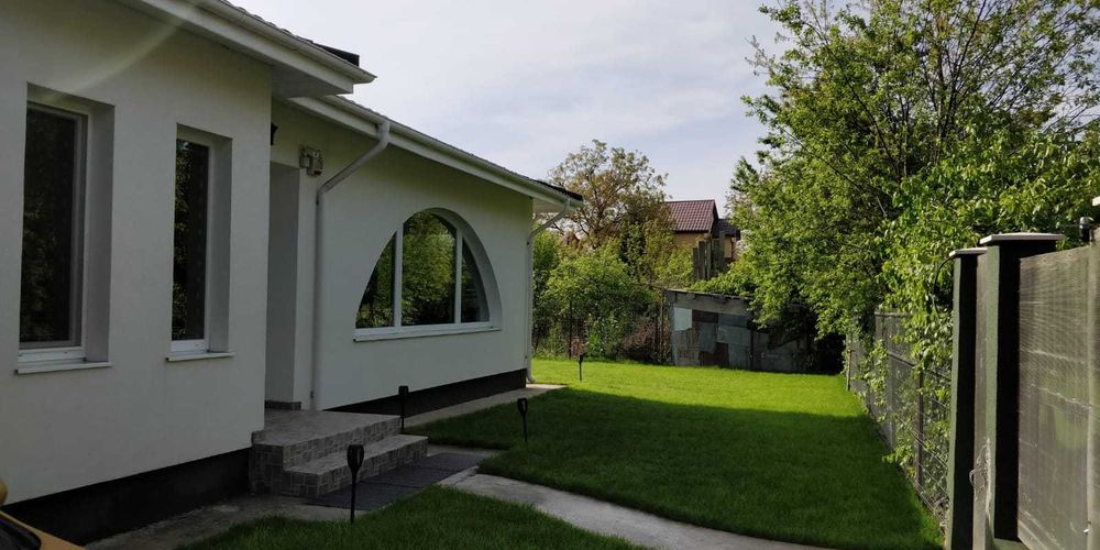 Casă modernă 3 camere de închiriat în Tunari