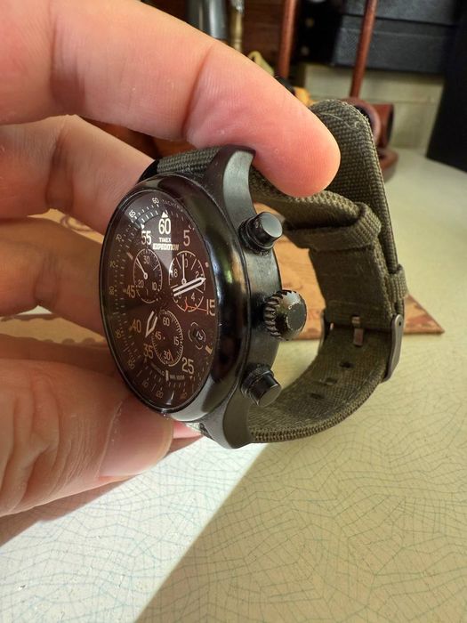 Продаются наручные часы Timex Expedition !