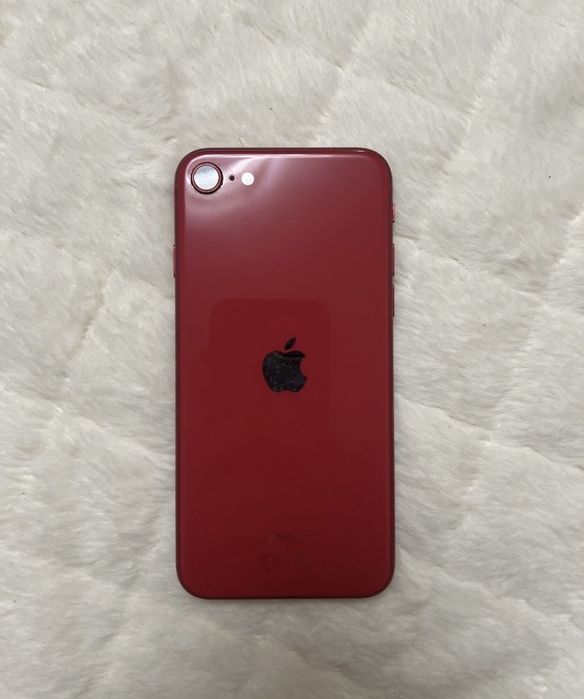 Айфон се2 продам