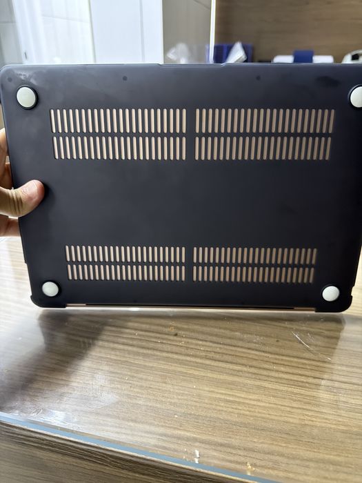 MacBook Air 13”2020- 8/256 гб