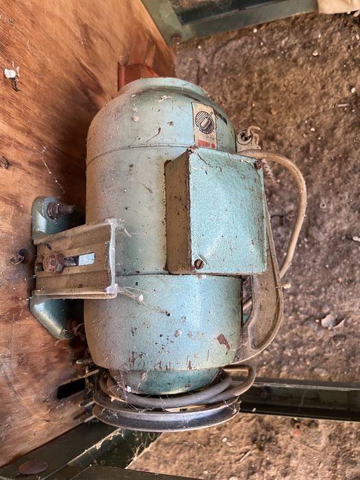 Трифазен електромотор от шевна машина