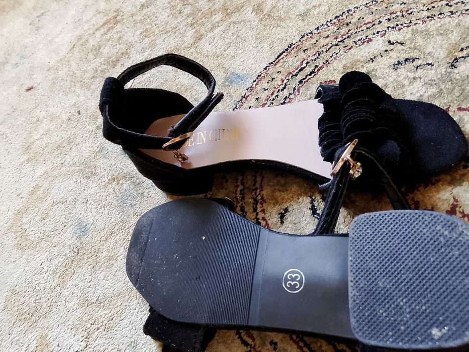 Продам туфельки для девочки