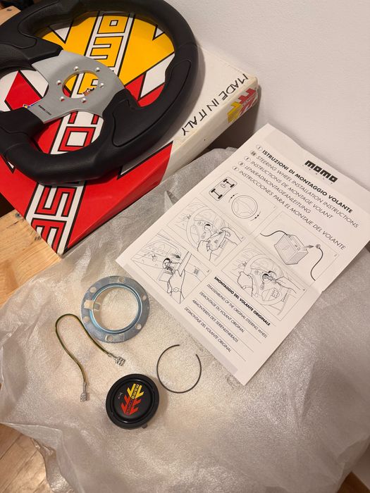 Volan original Momo Italy full box - Nou