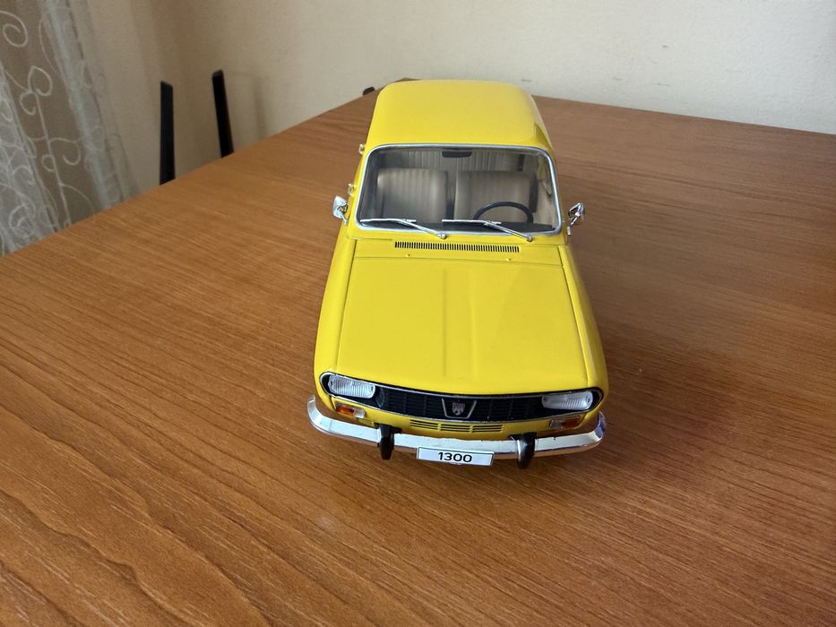 Vand macheta Dacia 1300 Galbena an 1969-Impecabila