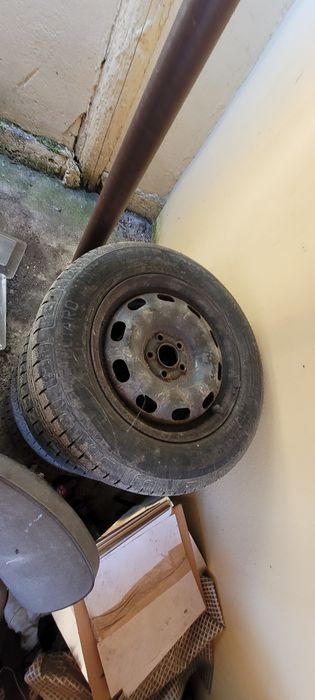Anvelope vara + janta de tabla
