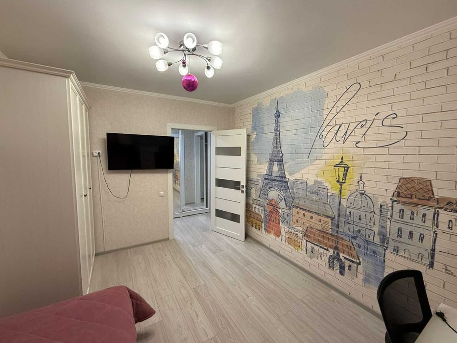 продается  2-ком квартира ОЧЕНЬ дорого !