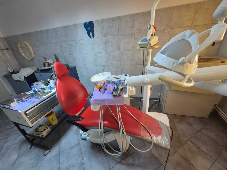 Vand aparatura medicala -stomatologie si scaun medic
