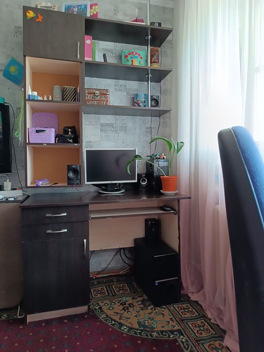 Продам школьный шкаф