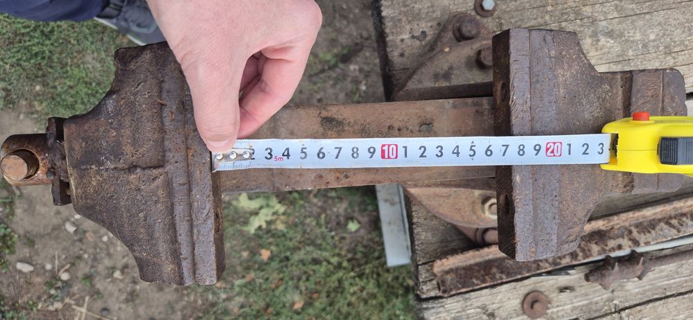 Продам тиски (СССР)