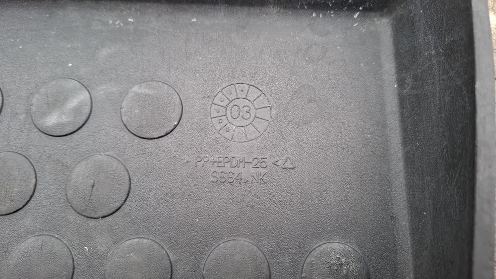 Peugeot 307 стелка за багажник