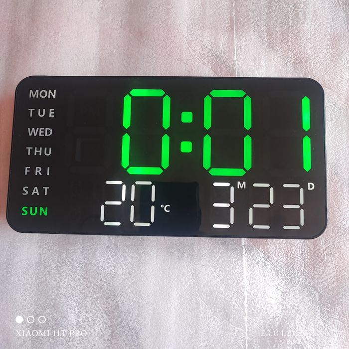 Електронен часовник с термометър