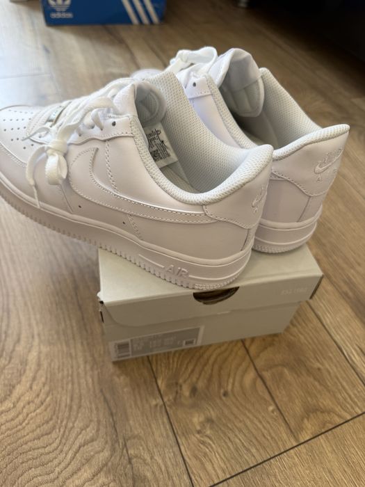Nike air force 1 07 noi 41,42