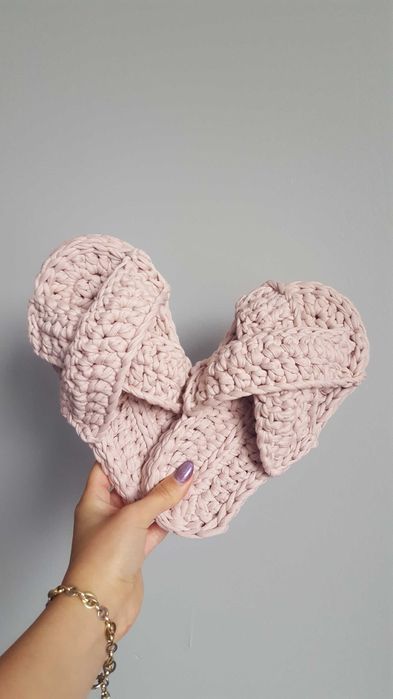 Ръчно изроботени чехли