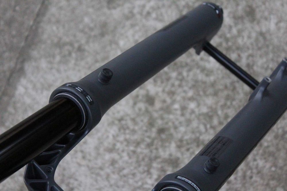 RockShox ZEB Ultimate Charger 3 RC2 29" DebonAir+ 190mm Tapered Boost