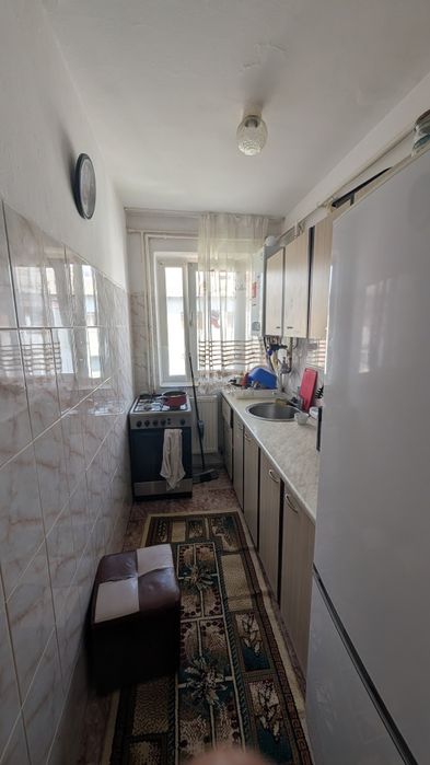 Închiriez apartament 2 camere semidecomandat proprietar