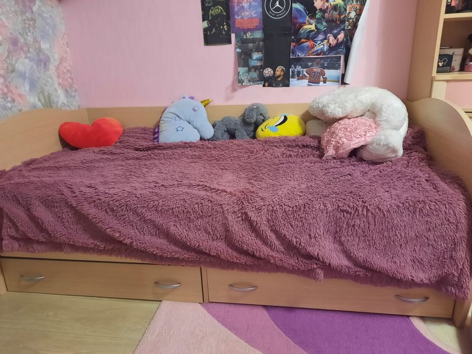 Продам спальный гарнитур