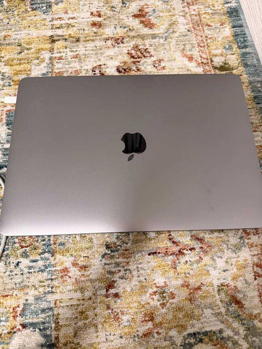 MacBook Pro 2017 Touch Bar 8GB / 256GB