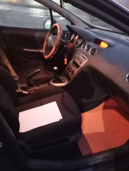 Продам автомобиль Пежо 308