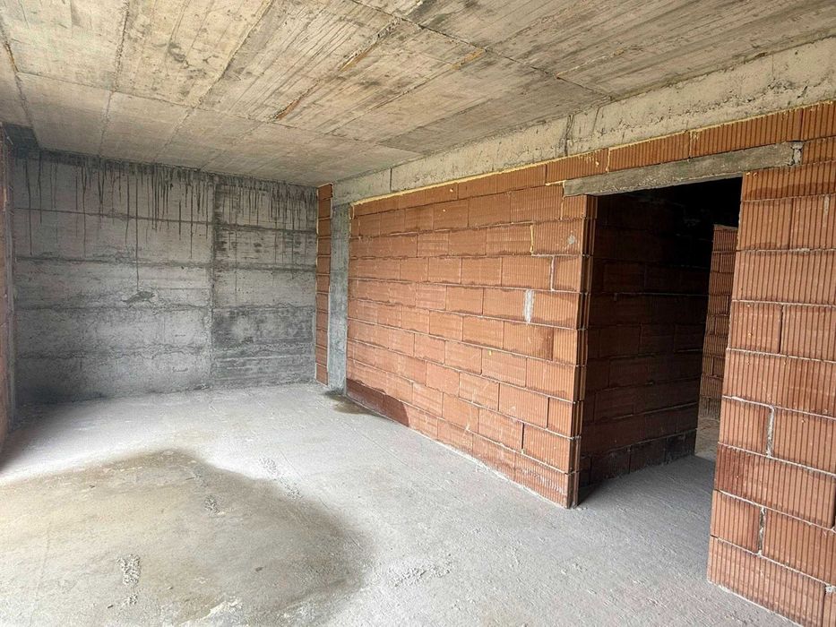 Продава се Тристаен апартамент в Търговище, Център - 105 кв.м за 996 €/кв.м - Снимка #1